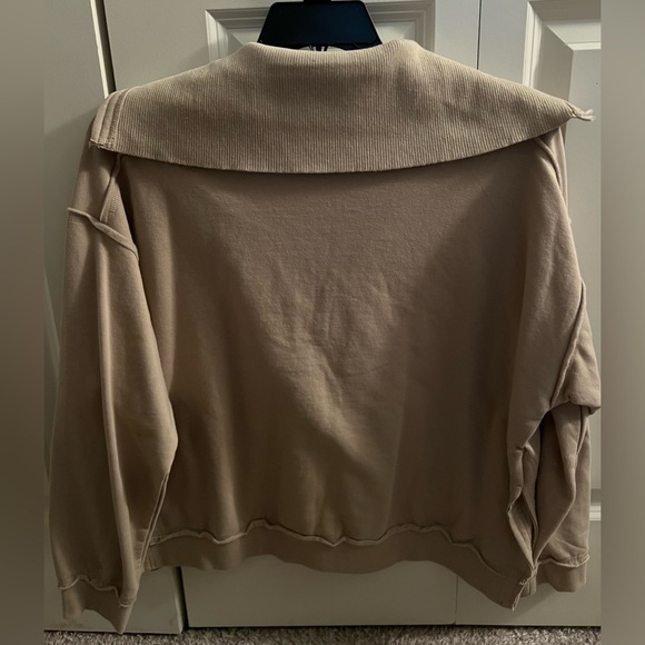 EUC Fleece V-Neck Sweatshirt. Size 00. - Picture 2 of 9
